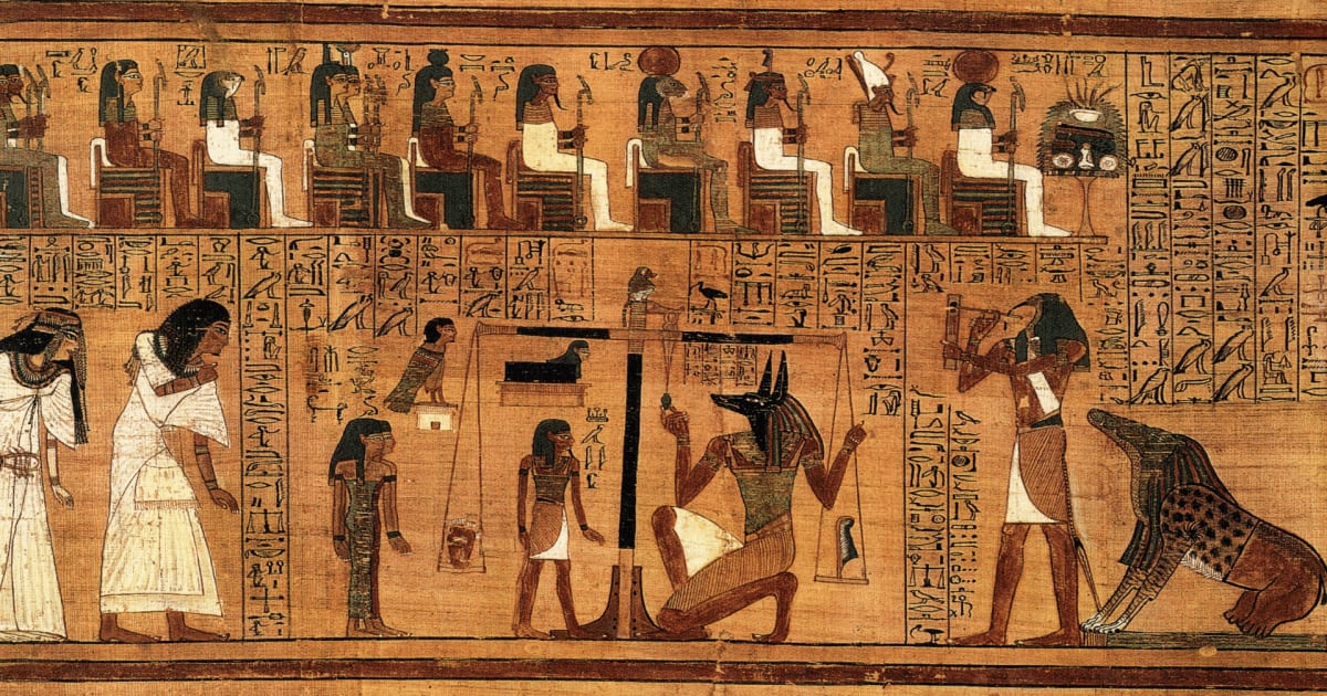 Viaja al Antiguo Egipto con los libros y coronas de Bally Wulff